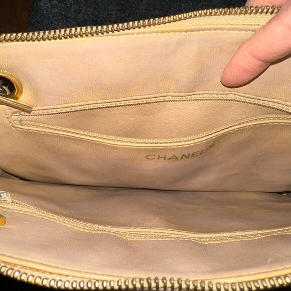 CHANEL Yellow Quilted Shoulder Bag with Chain Strap - Picture 16 of 16